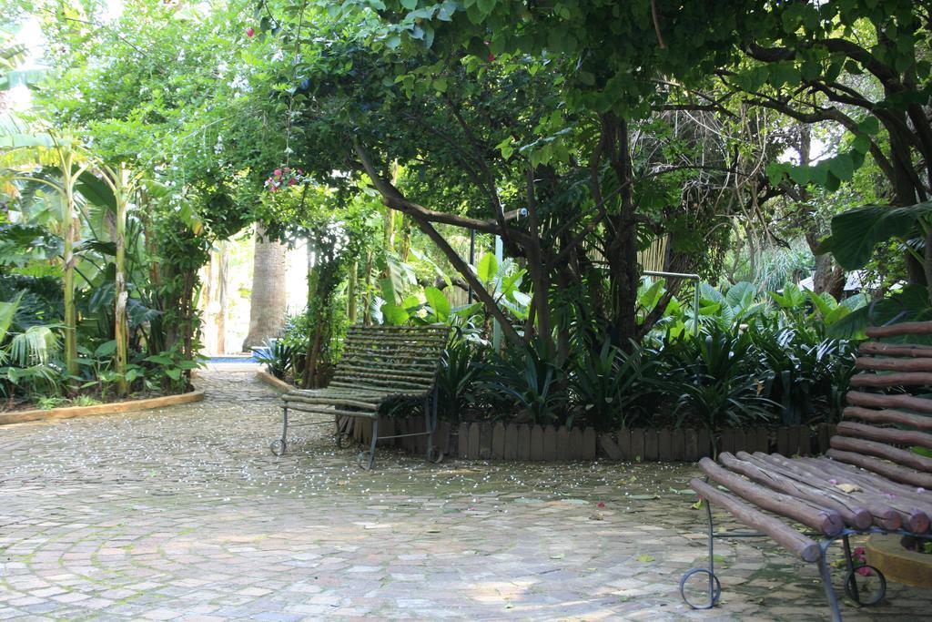 Brooklyn Guesthouses Pretoria Exterior photo