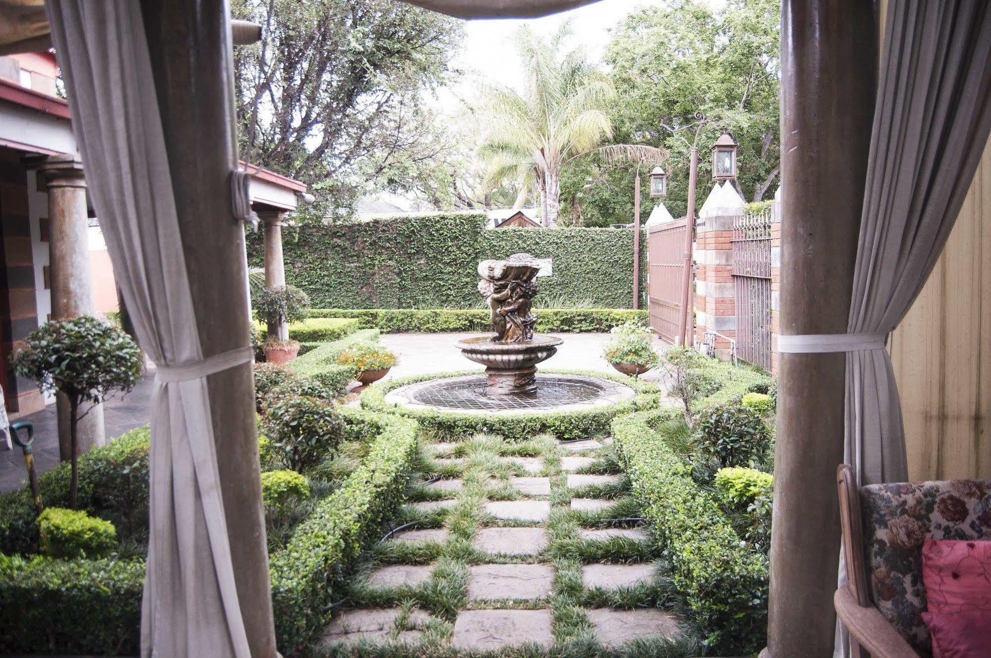 Brooklyn Guesthouses Pretoria Exterior photo